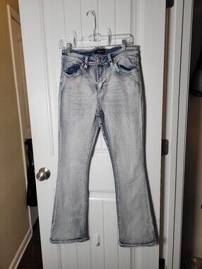 Fire and Rain Light Wash Women's Straight-Leg Jeans - Light Blue.  Size 17